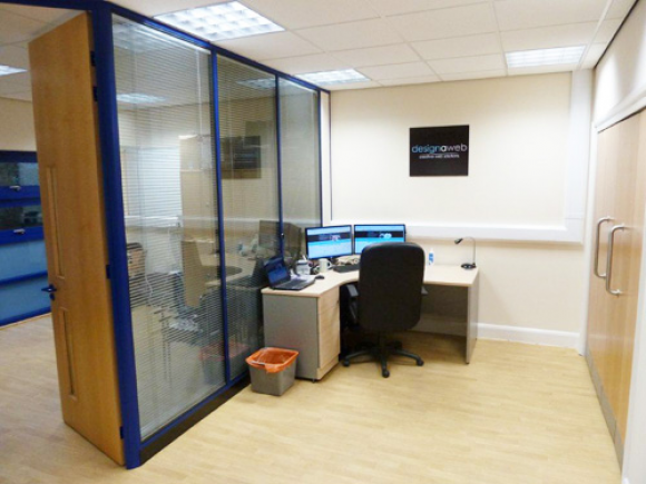 Designaweb Office - Reverse Sideview